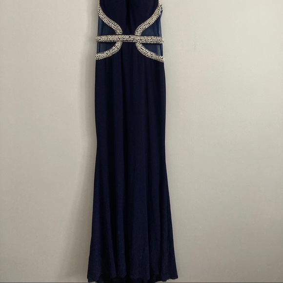 Robe de bal - Picture 2 of 3